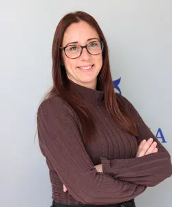 Alicia Granell, profesional dedicada al control de documentación para automóviles en Valladolid