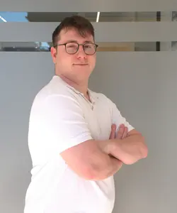 Pablo Edson Vicente, técnico experto en la revisión mecánica y valoración de automóviles en Valladolid
